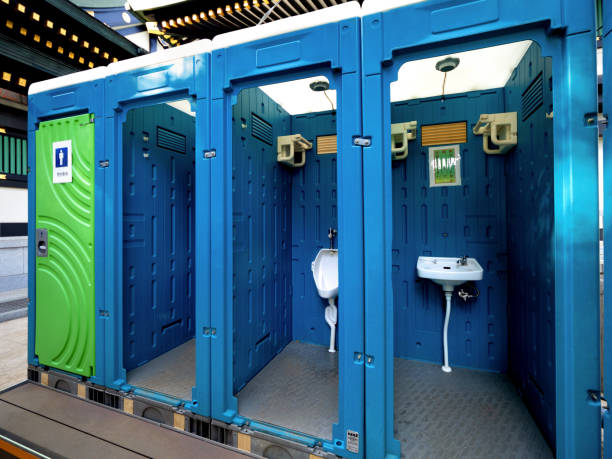 Best Luxury portable toilet rental  in Highland City, FL